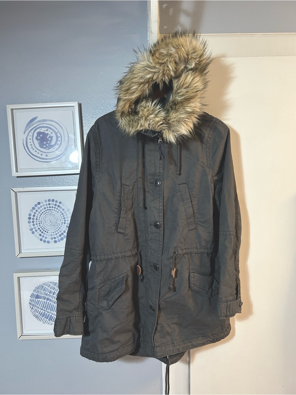 Vintage Y2K Gap Gorpcore Womens Grey Faux Fur Trim Hooded Parka Jacket Size L